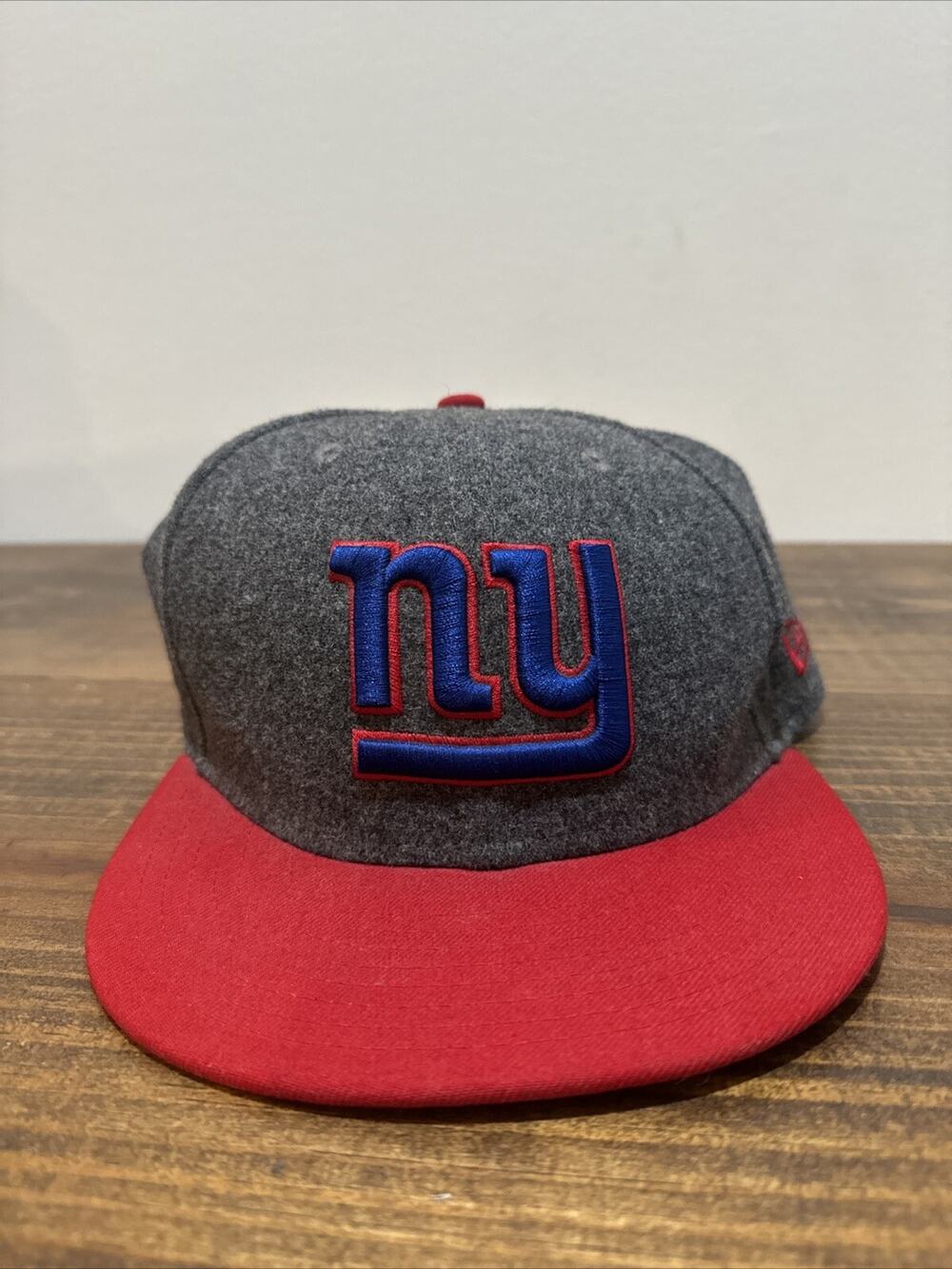 New York Giants NFL New Era Men's 9Fifty Snapback Wool Hat Cap - Gray/Red